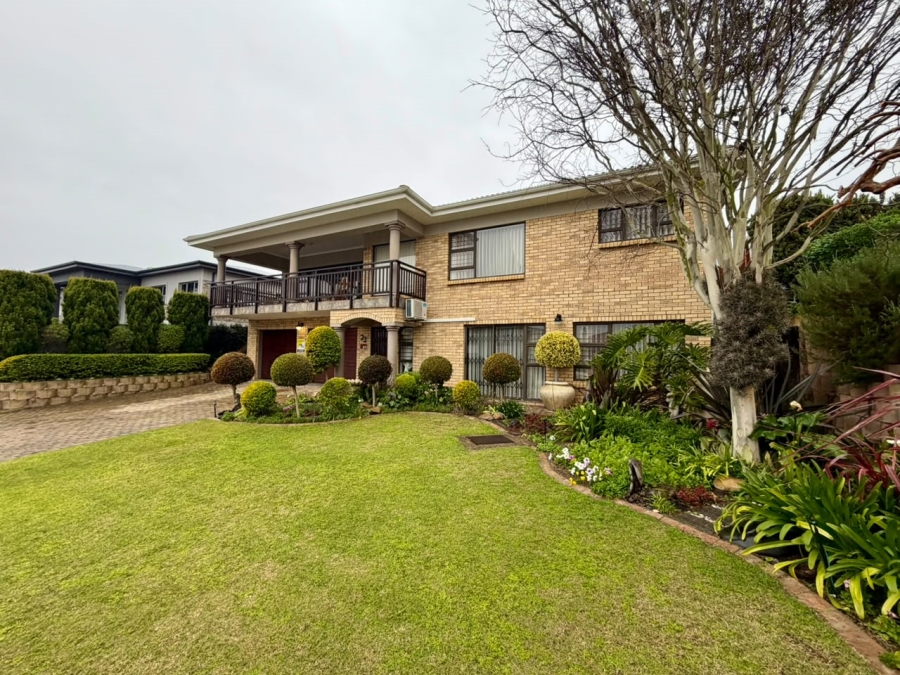 4 Bedroom Property for Sale in Fraaiuitsig Western Cape